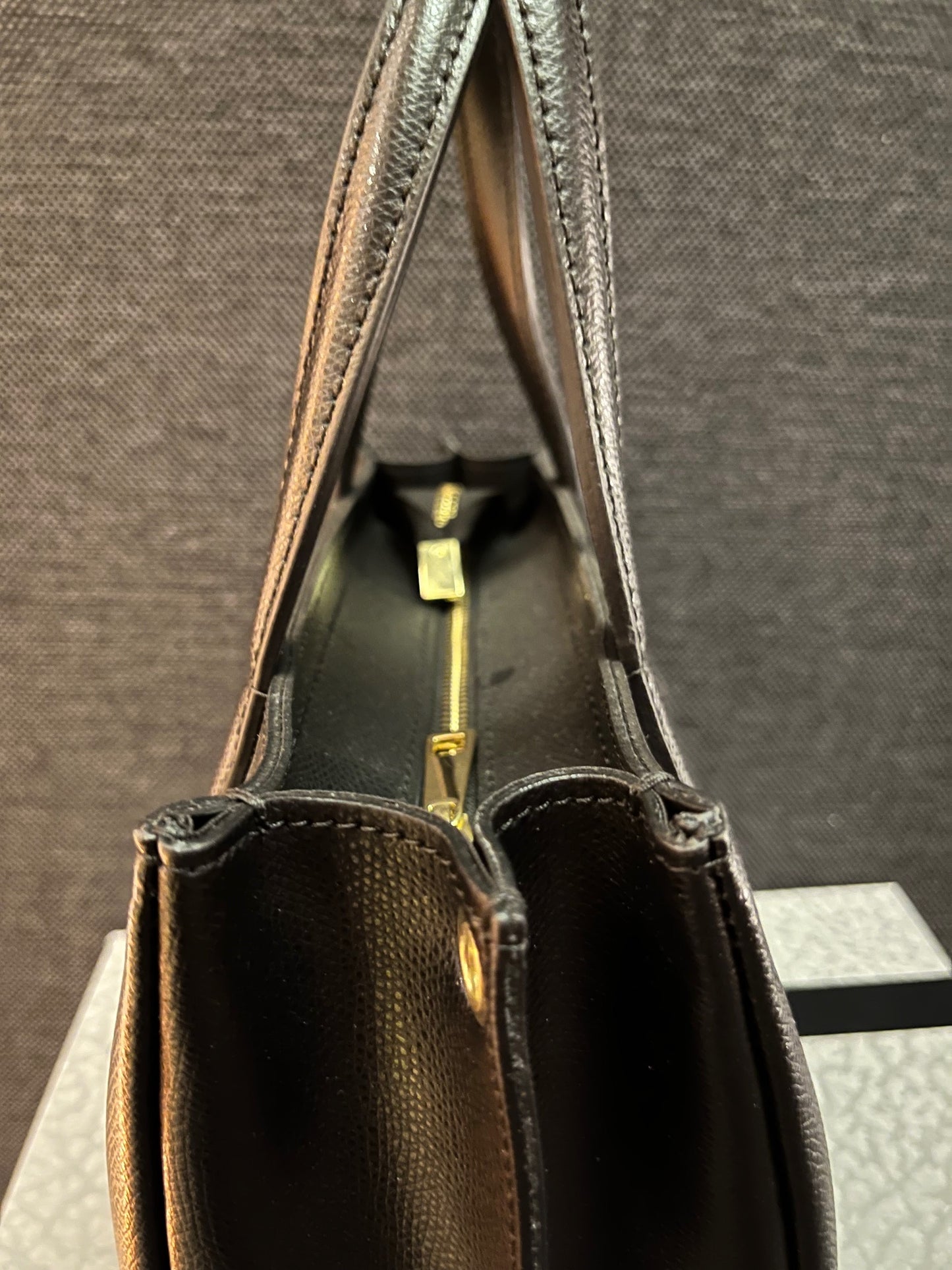 Borsa “Cipro” – Eleganza Essenziale